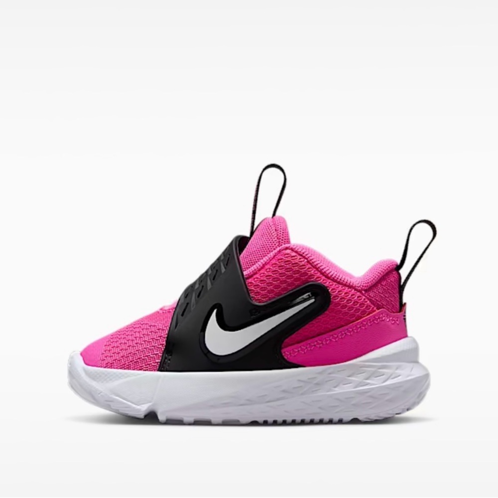 Nike Toddler Sneakers Size 8.5 Team Hustle D12 in Pink & Black Like New